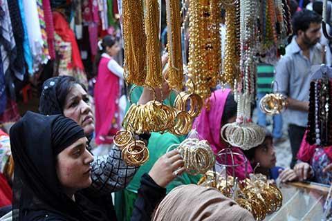 Ahead of Eid, shoppers throng city markets